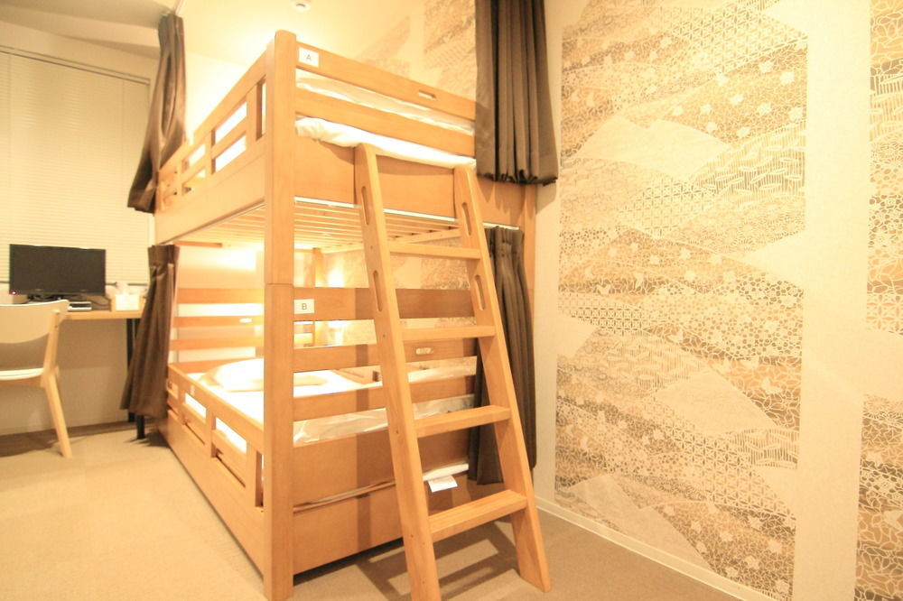 Yadokari Namba Hostel Osaka Zewnętrze zdjęcie