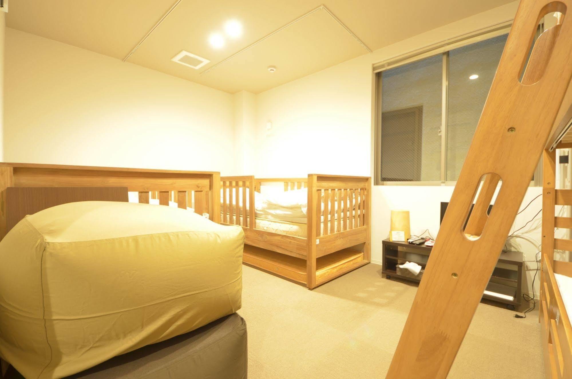 Yadokari Namba Hostel Osaka Zewnętrze zdjęcie