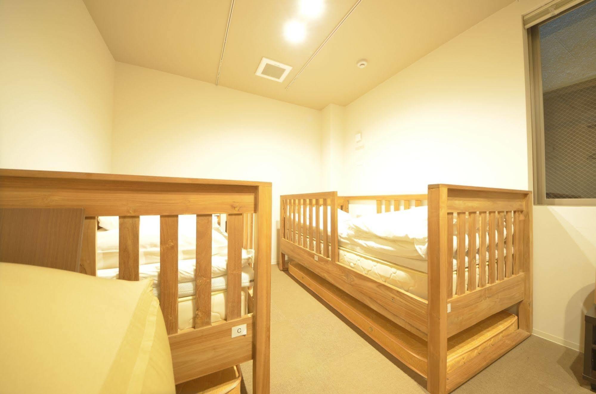 Yadokari Namba Hostel Osaka Zewnętrze zdjęcie