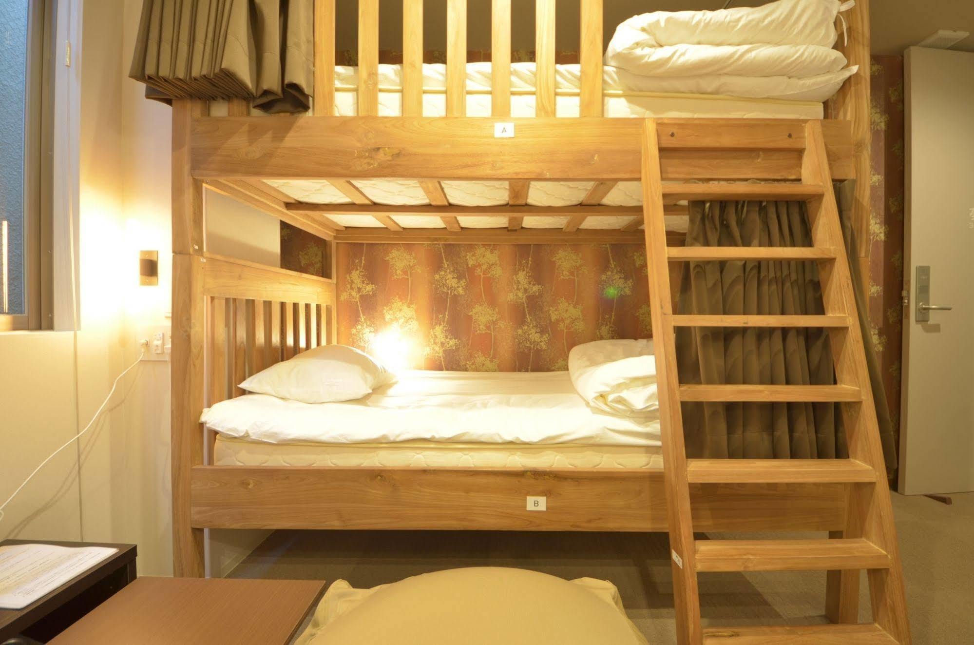 Yadokari Namba Hostel Osaka Zewnętrze zdjęcie